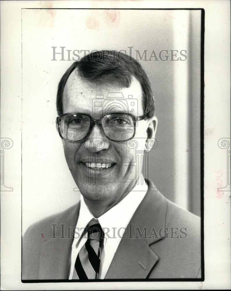 1987 Press Photo Richard Lewis - Historic Images