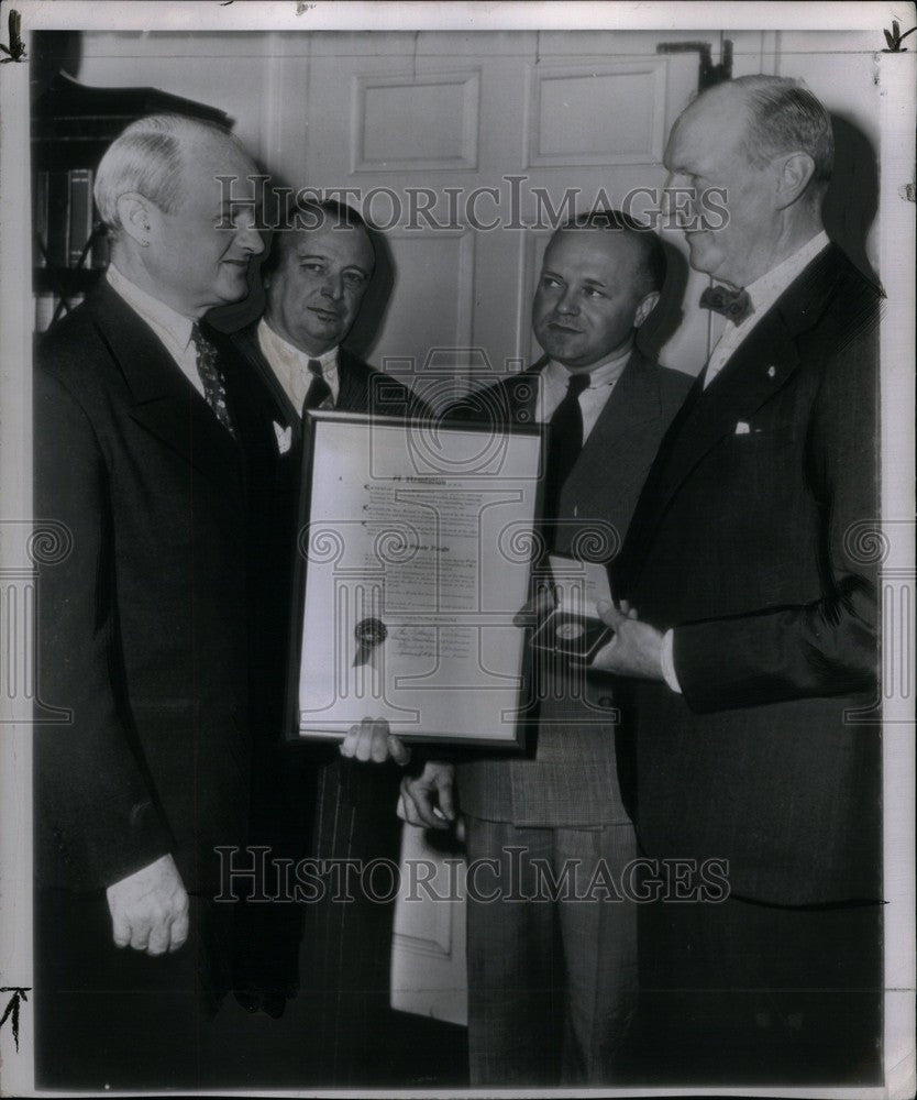 1946 Press Photo John S. Knight Roger Clipp Free Press - Historic Images