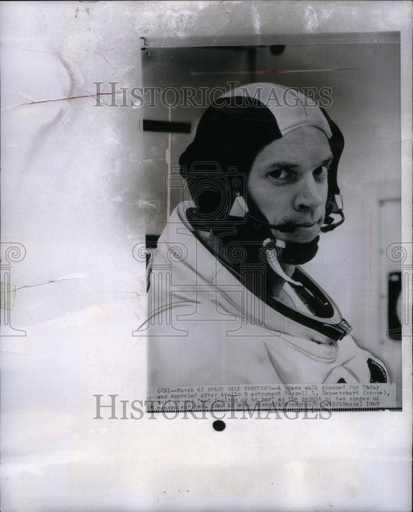 1969 Press Photo ressell schweickart space walk cancell - Historic Images