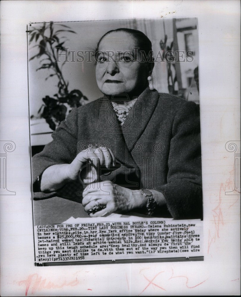 1958 Press Photo Tiny Lady  Helena Rubinstein cosmetics - Historic Images