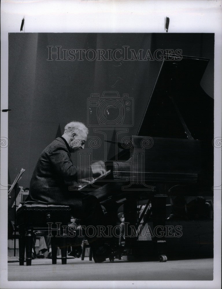 1960 Press Photo A Rubinstein Polish-American Pianist - Historic Images