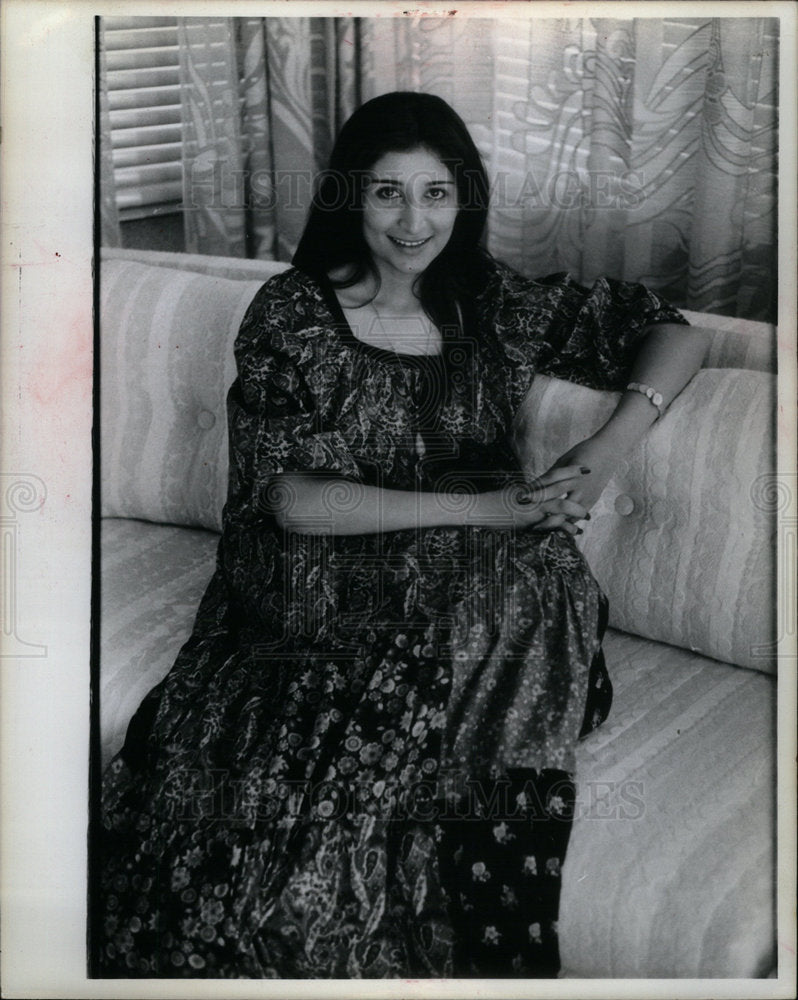 1975 Tamam Yamari Wife-Historic Images