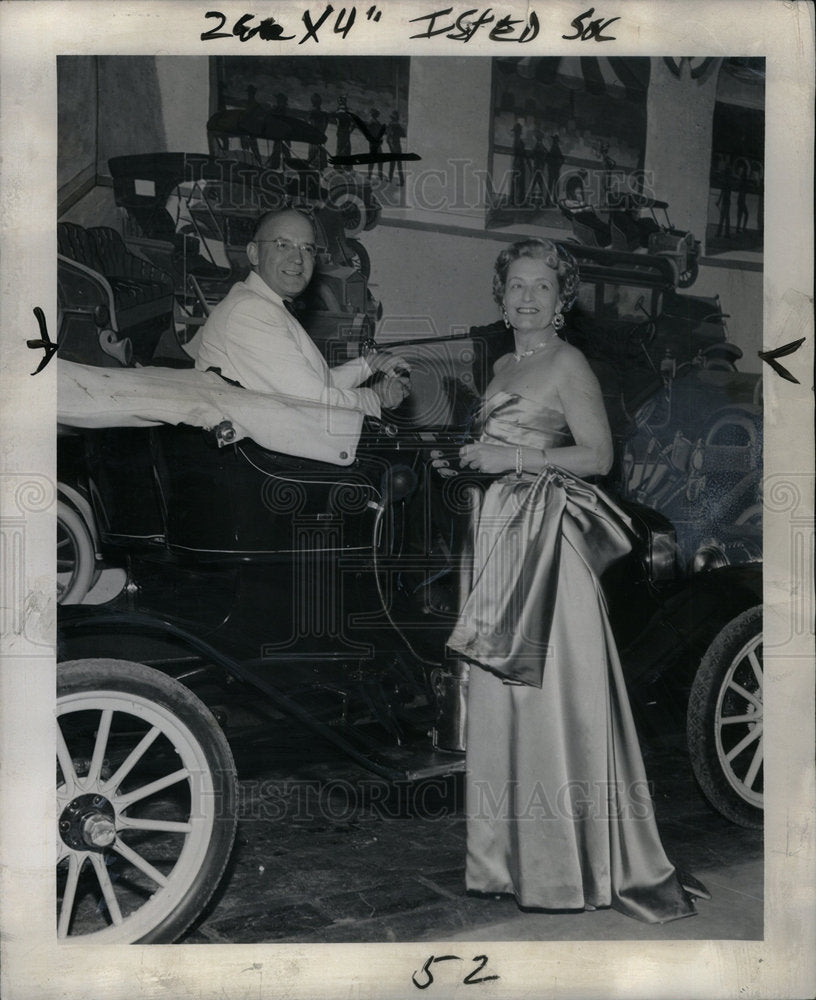 1954 Mr &amp; Mrs Don Ahrens were among guests-Historic Images