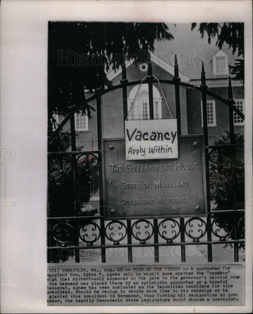 1968 &quot;Vacancy&quot; sign on gate to Gov Mansion-Historic Images