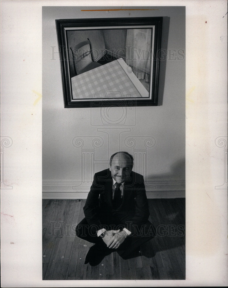 1983 Press Photo Artist Curtis Watkins Hypne Paintings- Historic Images