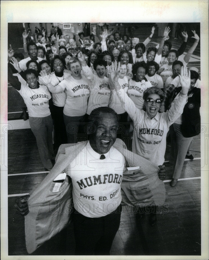 1985 Press Photo Irving Petross Mumford High School- Historic Images