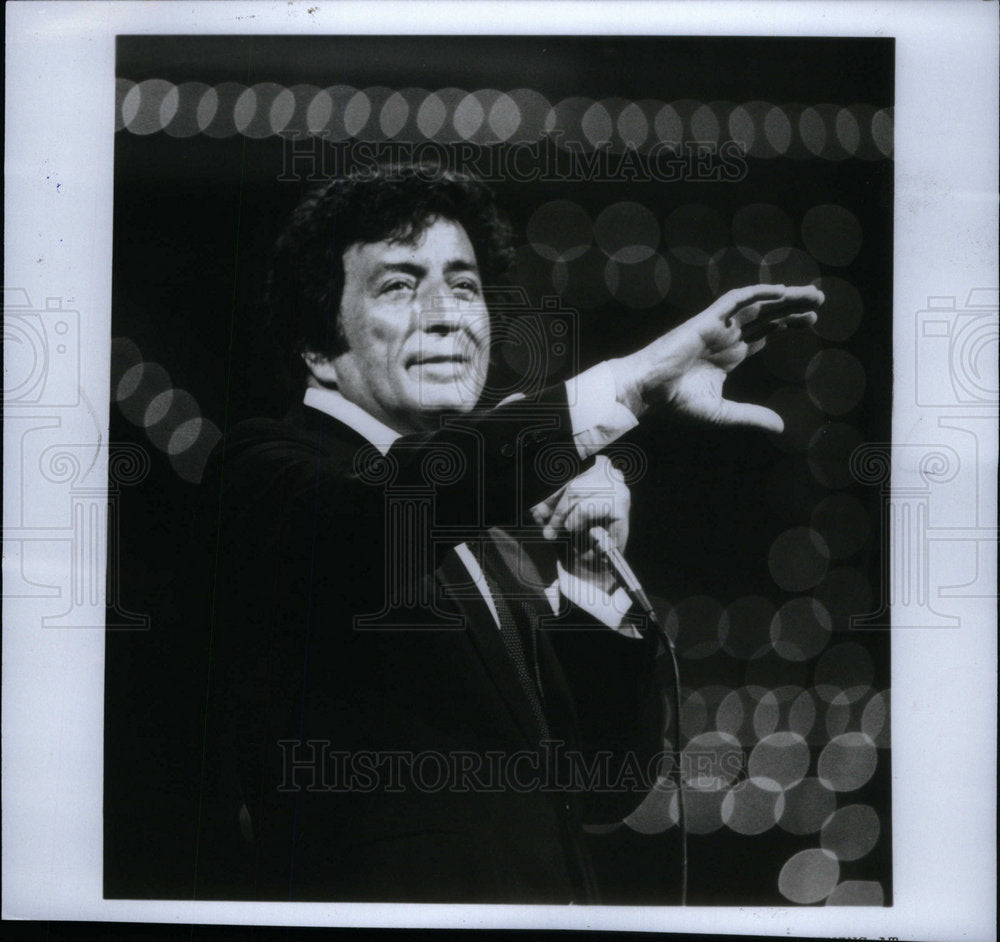 1984 Press Photo Tony Bennett Singer Jazz Show Tunes - DFPD63707- Historic Images
