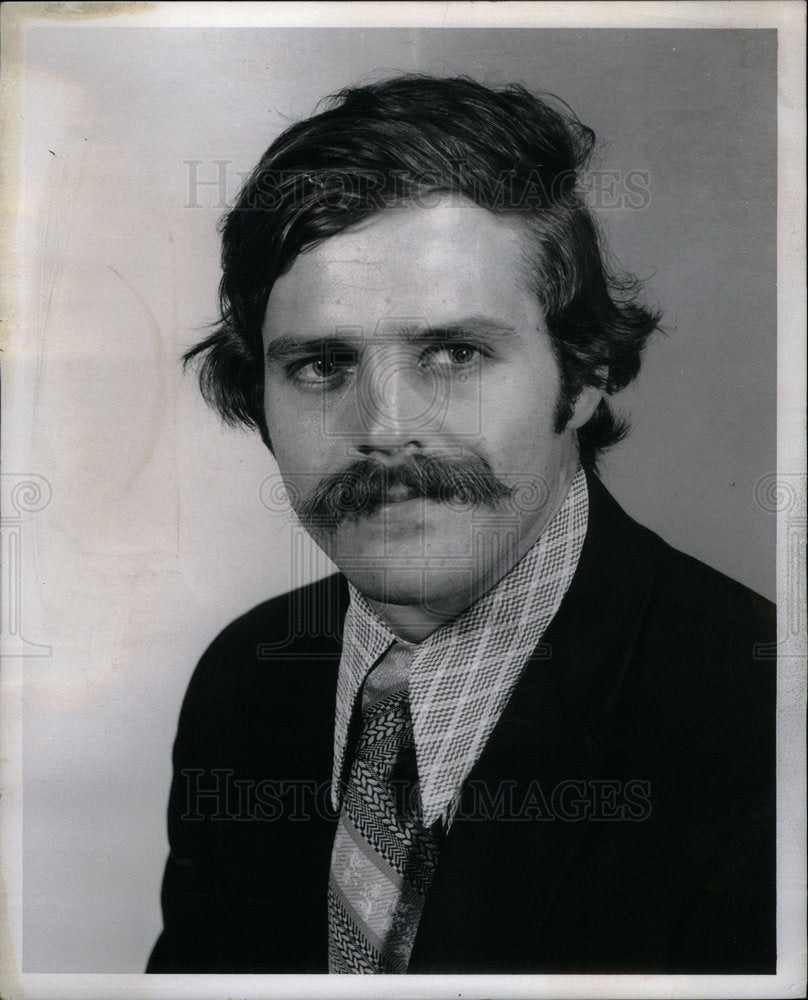 1972 Thomas Redder News Employee - DFPD64641 - Historic Images