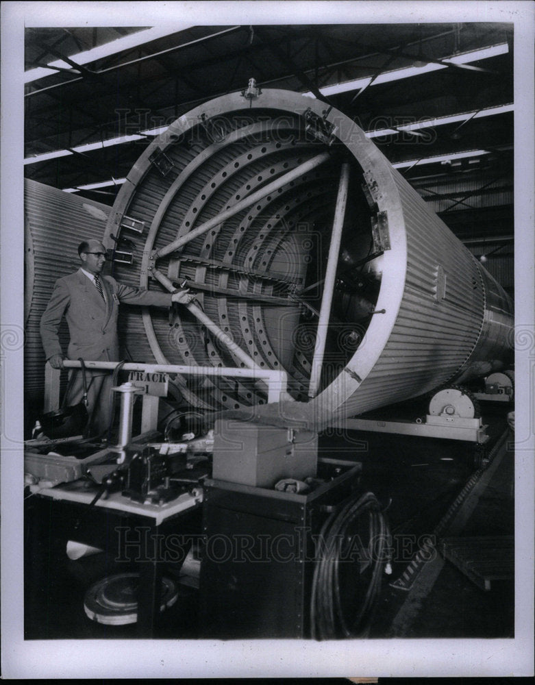1958 Press Photo Val Stapler Jupiter ballistics missile - DFPD66023- Historic Images