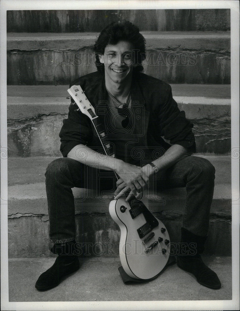 1985 Press Photo Andrew Rubin Rock Star Home Town Comed - DFPD66413- Historic Images