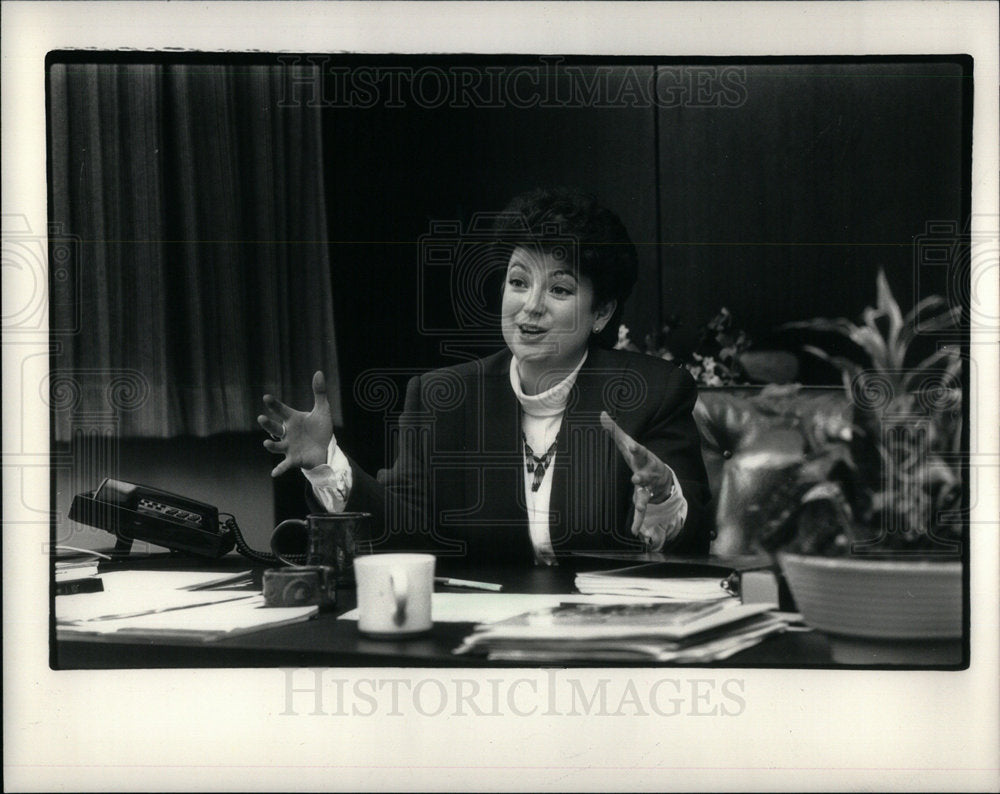 1988 Press Photo Paula Shoecraft, New Director. - DFPD71153- Historic Images