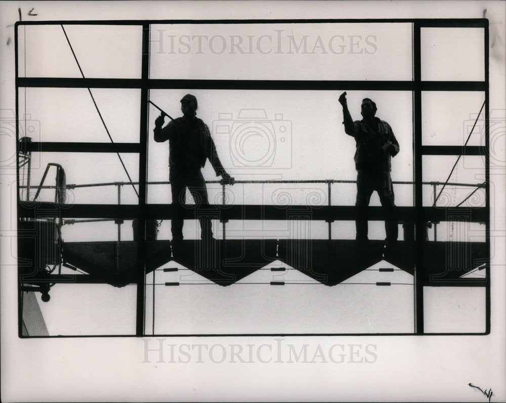 1988 Press Photo The Polaris Ring David Barr Northville - DFPD73285- Historic Images