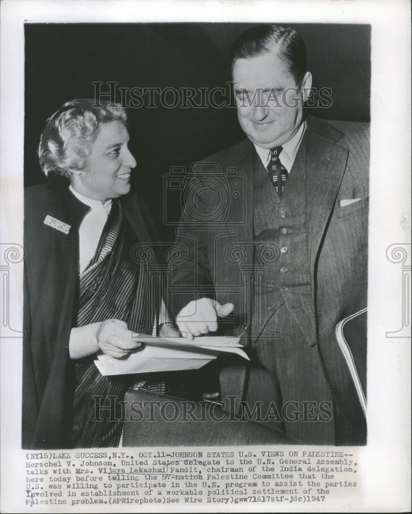 1947 Press Photo Herschel Johnson Vijaya Lakashmi UN - Historic Images