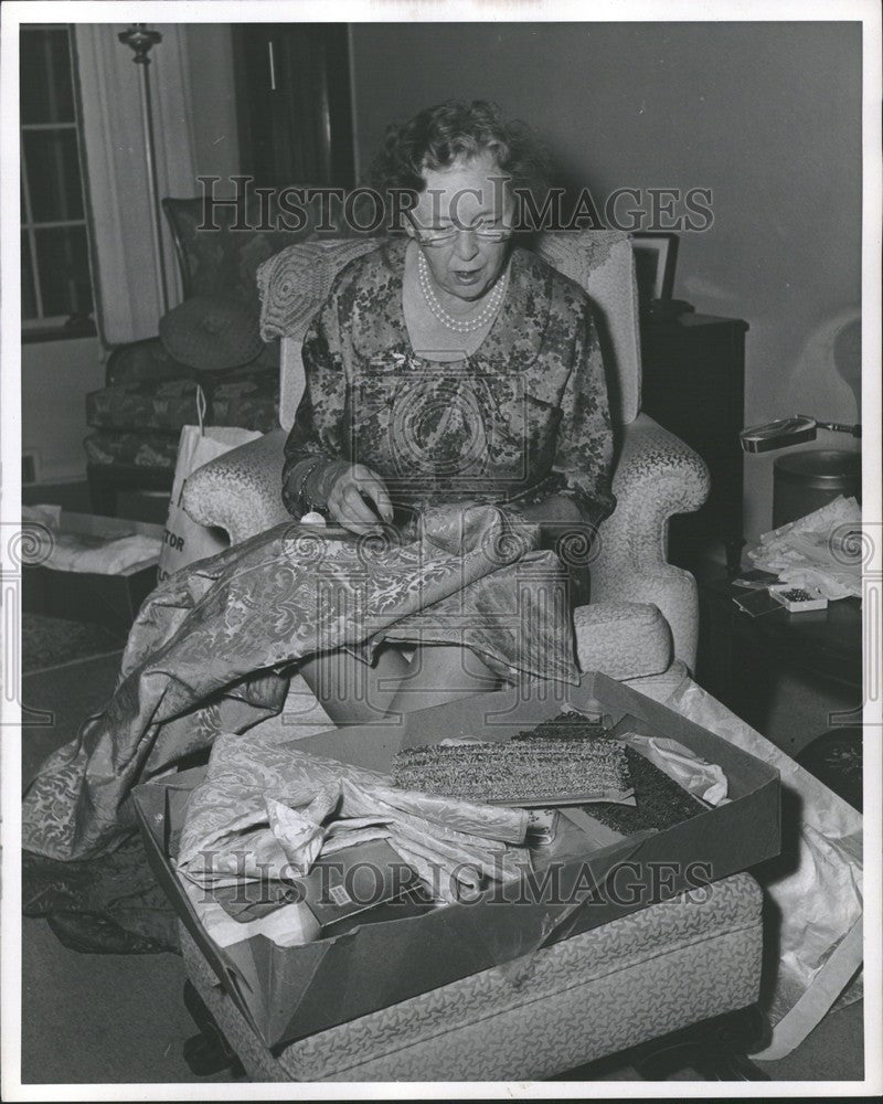 1965 Press Photo Philips Newberry Boutique Booth Fair - Historic Images