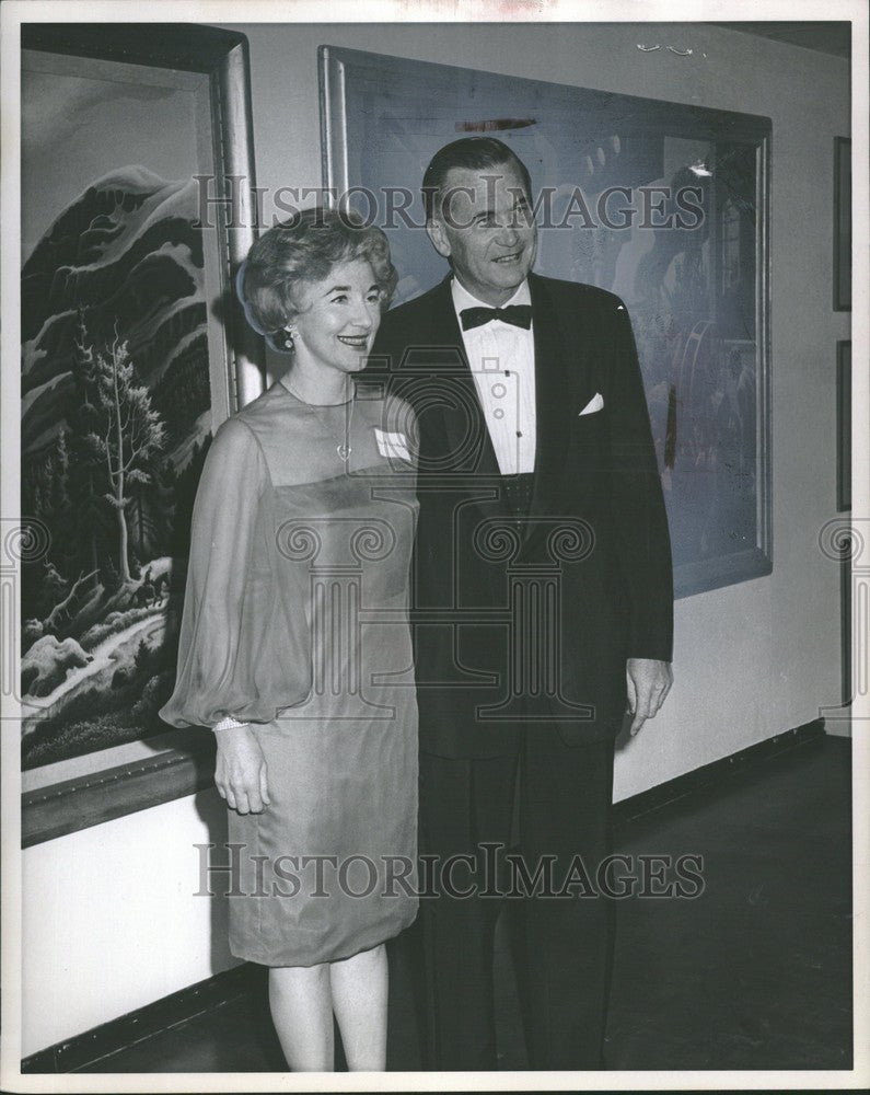 1966 Press Photo William Newberry Wife - Historic Images