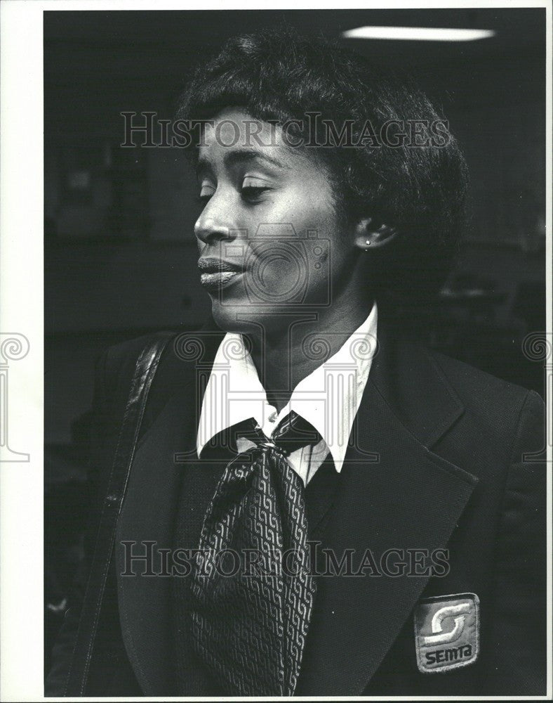 1961 Press Photo Rochelle Nelson SEMTA Bus driver - Historic Images