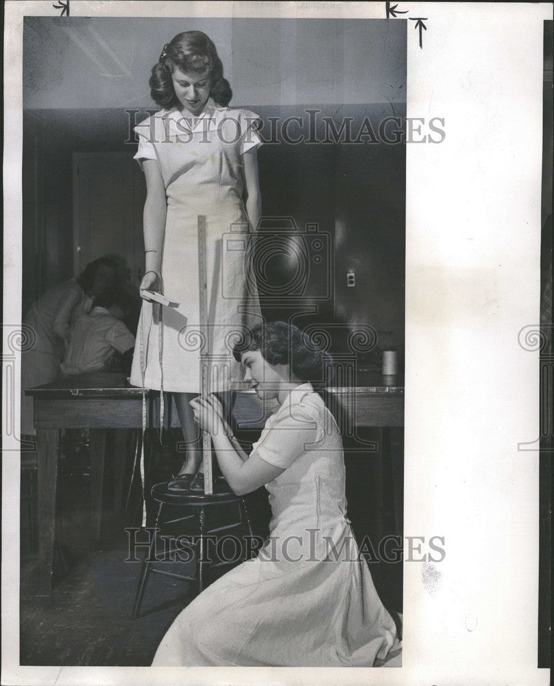 1948 Press Photo straight Uniform skirts Jean Parfitt - Historic Images