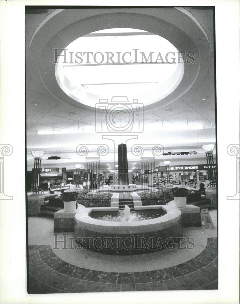 1991 Press Photo Oakland Mall - Historic Images