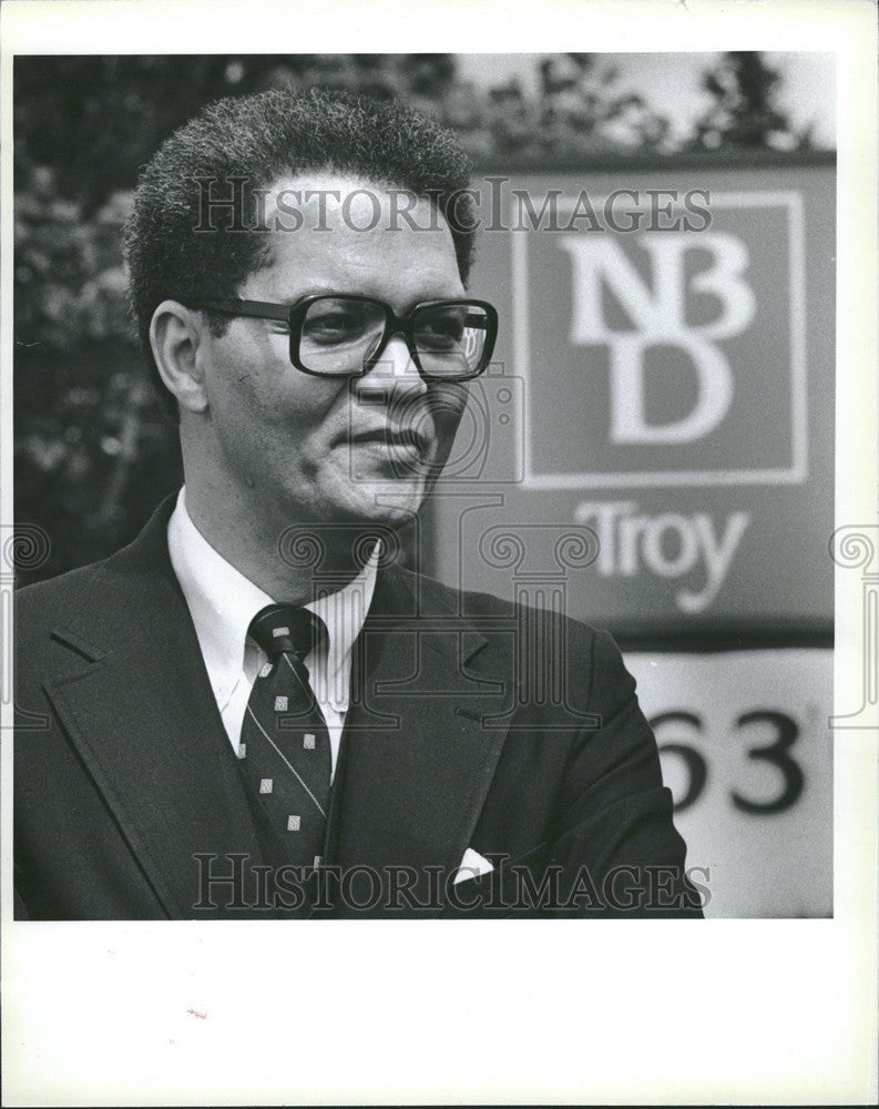 1980 Press Photo Aubrey Lee president of NBD Troy Bank - Historic Images
