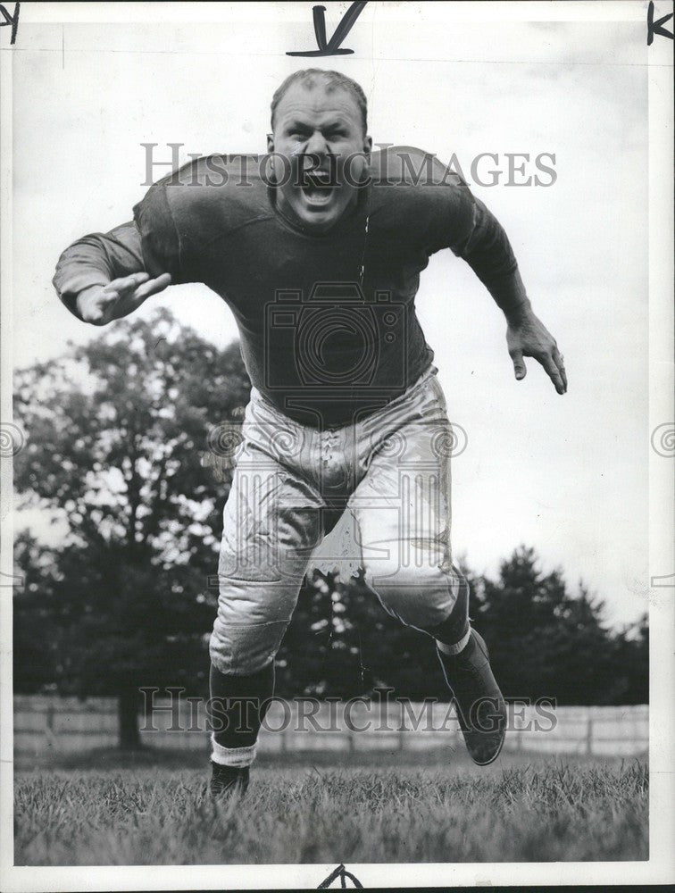1946 Press Photo Jim Montgomery Rugby - Historic Images