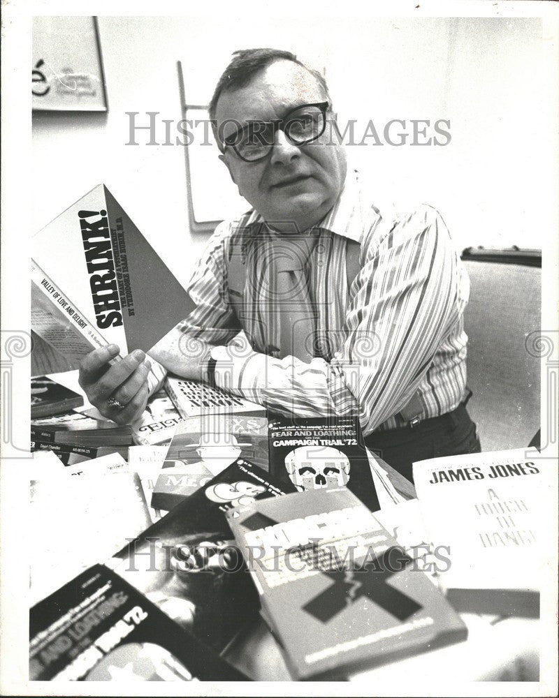 1974 Press Photo Patrick O&#39;Connor editor chief Library - Historic Images