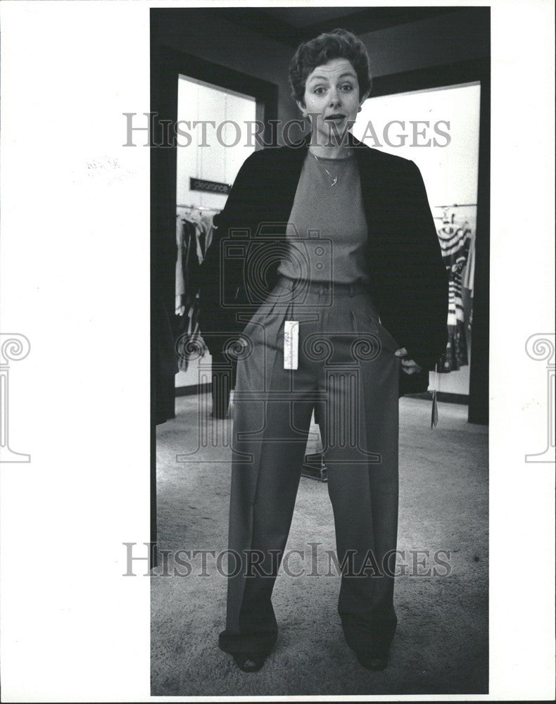 1982 Press Photo Anne Klein blazer Lona O&#39;Conno - Historic Images