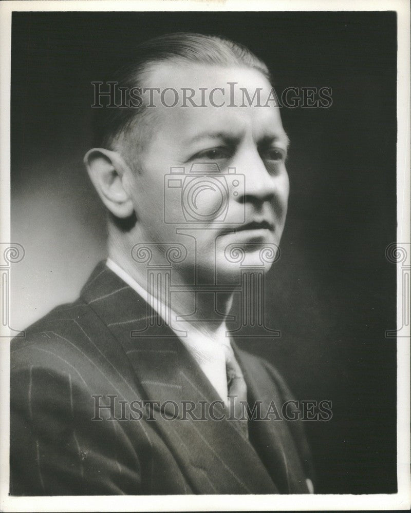 1946 Press Photo Arthur B. Nielsen Chrysler Manager - Historic Images