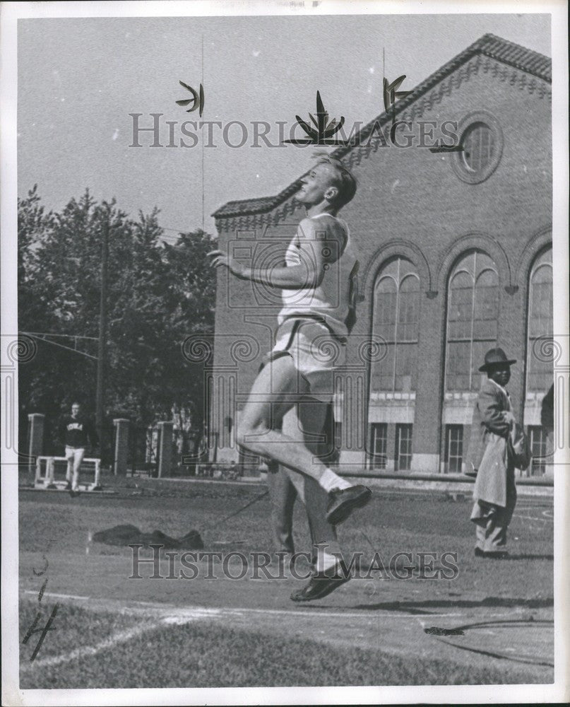 1952 Press Photo nilsson shot put track - Historic Images