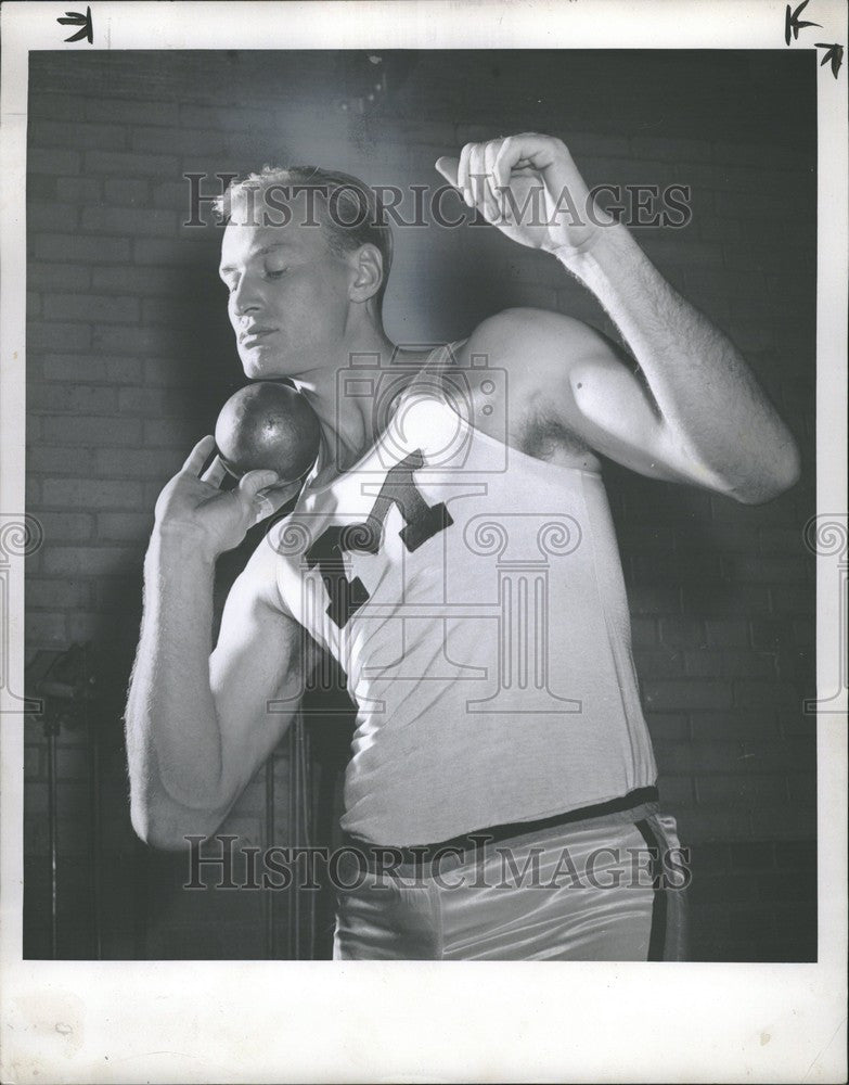 1952 Press Photo Fritz Nilssen Shotput Michigan - Historic Images