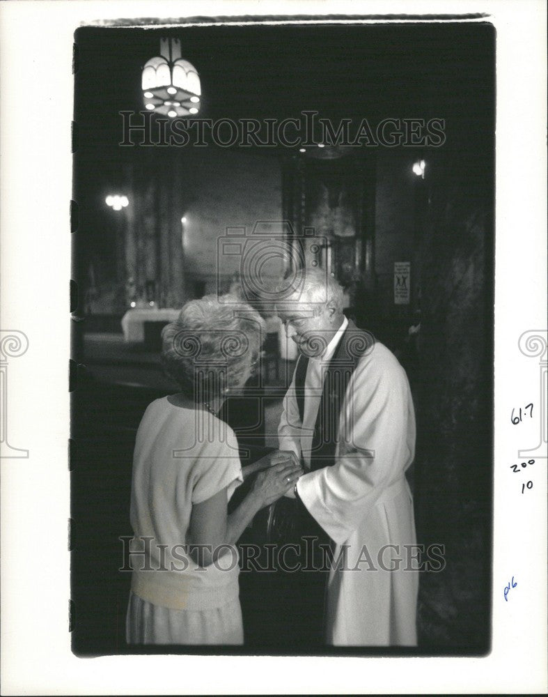 1988 Press Photo Father Bob Morand - Historic Images