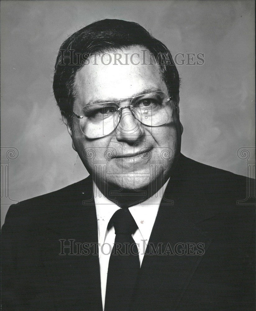 1980 Press Photo Gorman Furniture Bernie Moray Charity - Historic Images