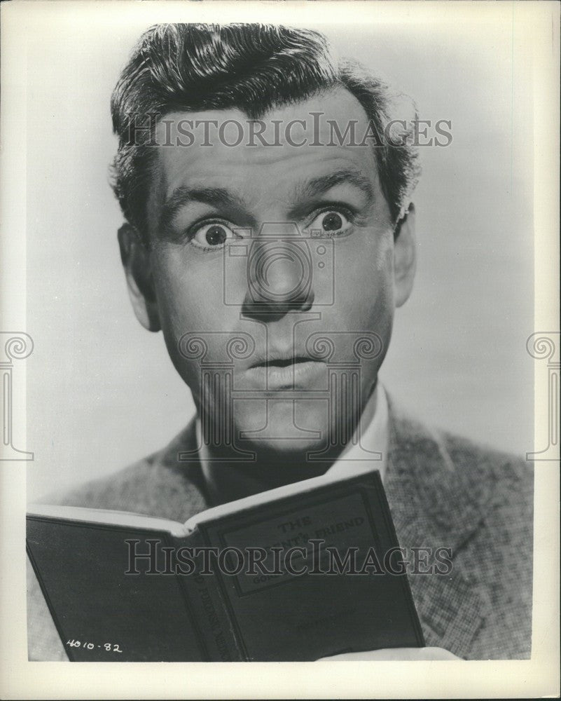 1955 Press Photo Kenneth More Actor - Historic Images