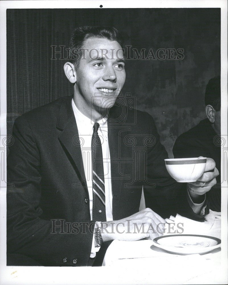 1960 Press Photo Jackie Moreland Pistons Basketball - Historic Images