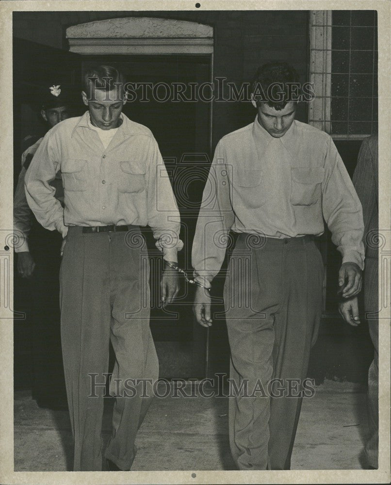 1951 Press Photo Morely Royal Handcuffs - Historic Images