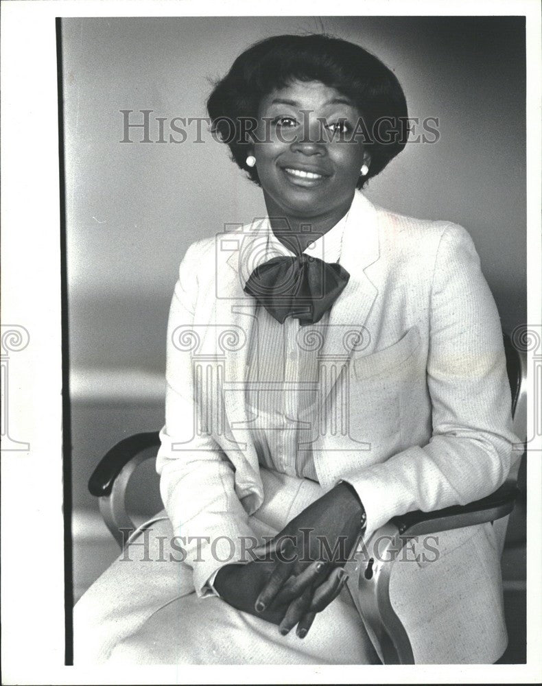 1972 Press Photo Sandra Faber University Professor - Historic Images