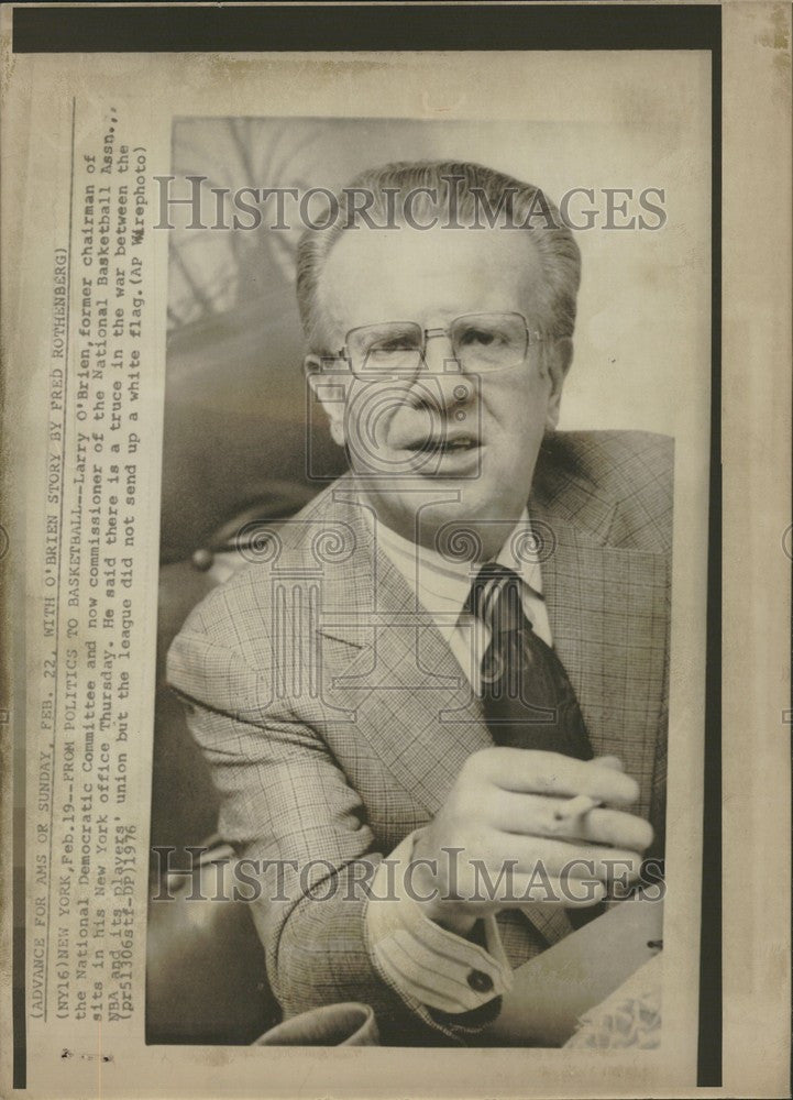 1976 Press Photo larry o&#39;brien national basketball assn - Historic Images