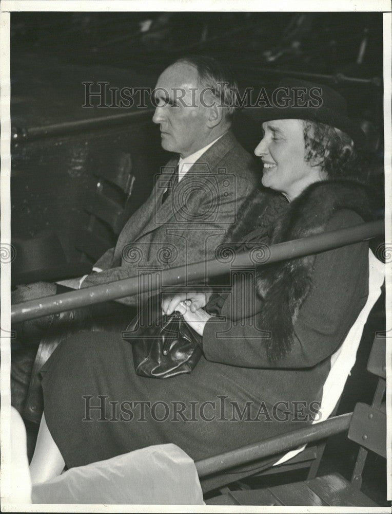 1941 Press Photo Mr. Mrs. John J O'Brien Briggs Stadium - Historic Images