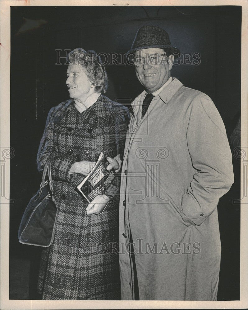 Press Photo Miles O&#39;Brien Wife - Historic Images