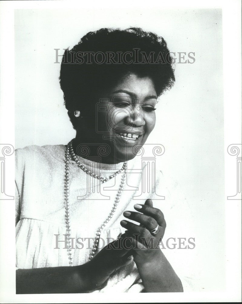 1974 Press Photo Odetta Holmes Singer Actress Guitarist - Historic Images