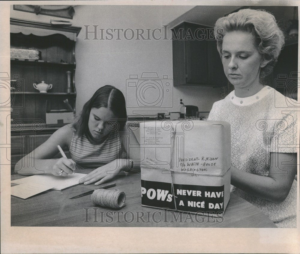 1971 Press Photo Mrs. Odell - Historic Images