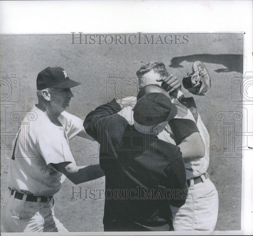 1963 Press Photo Tiger pitcher PHIL REGAN Fight Power - Historic Images