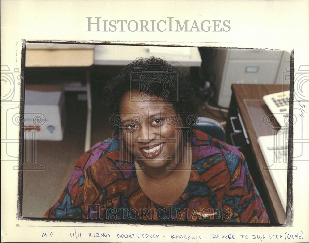 1991 Press Photo Brenda Reese Office Clerk - Historic Images