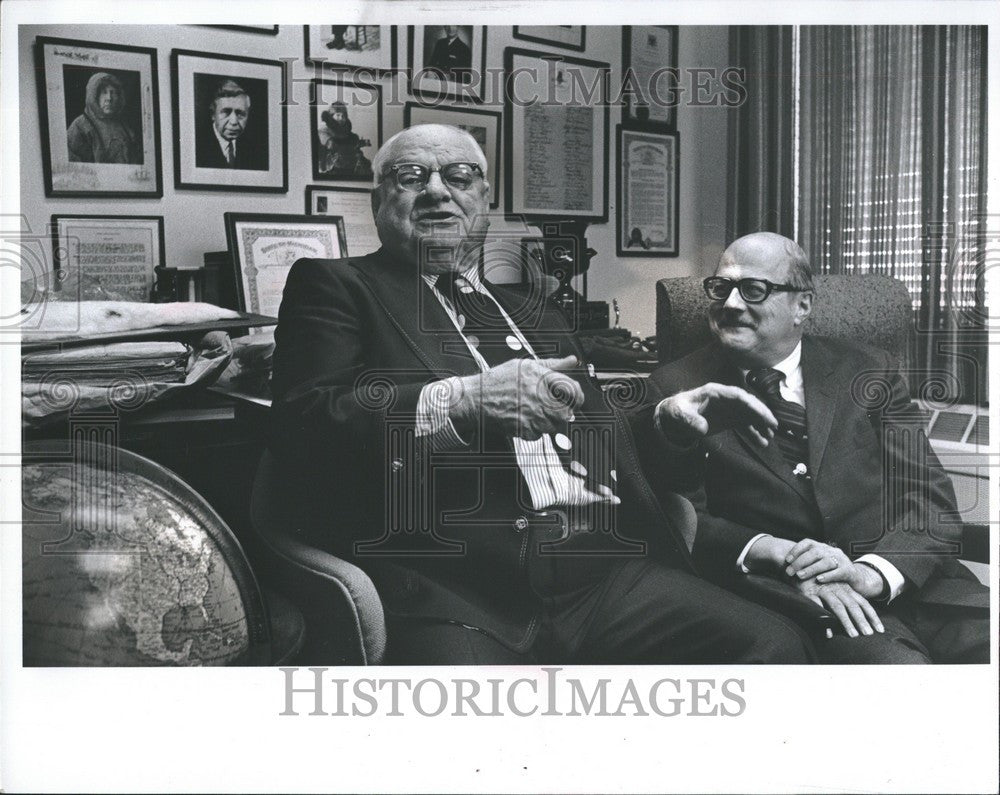 1976 Press Photo Len Barnes - Historic Images