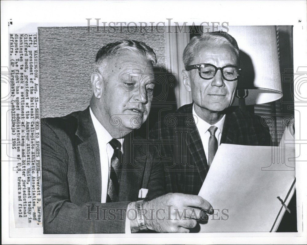 1965 Press Photo Everett D. Barnes &amp; Clliford Buck - Historic Images