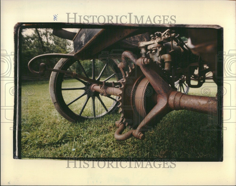 1993 Press Photo Chuck Reed vintage cars crankshaft - Historic Images