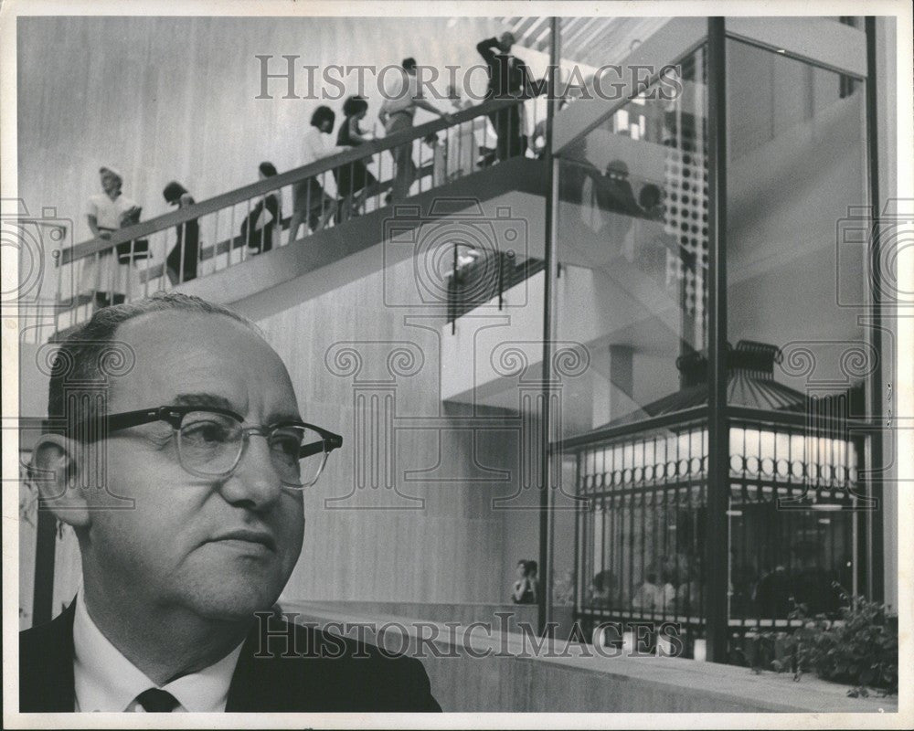 1965 Press Photo Louis G. Redstone Architect - Historic Images