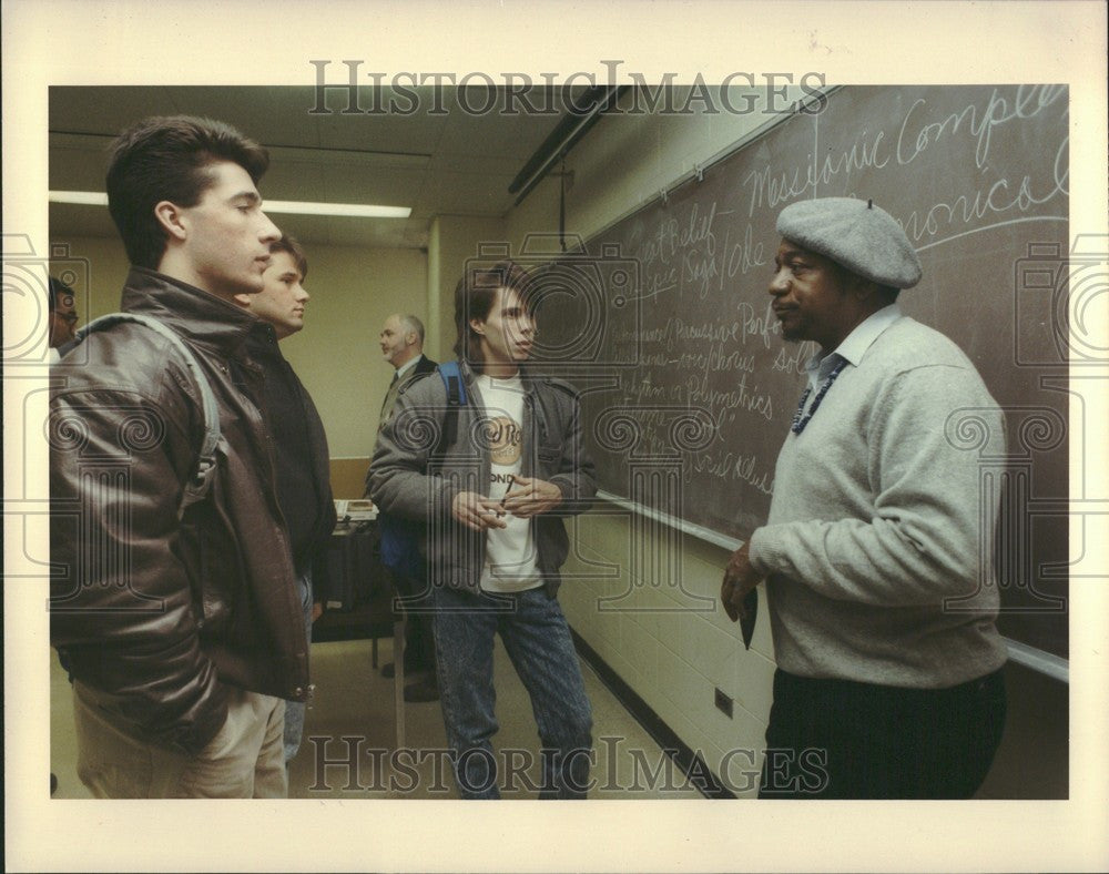 1989 Press Photo Eugene Redmond - Historic Images