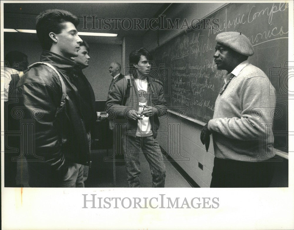 1989 Press Photo Eugene Redmond - Historic Images