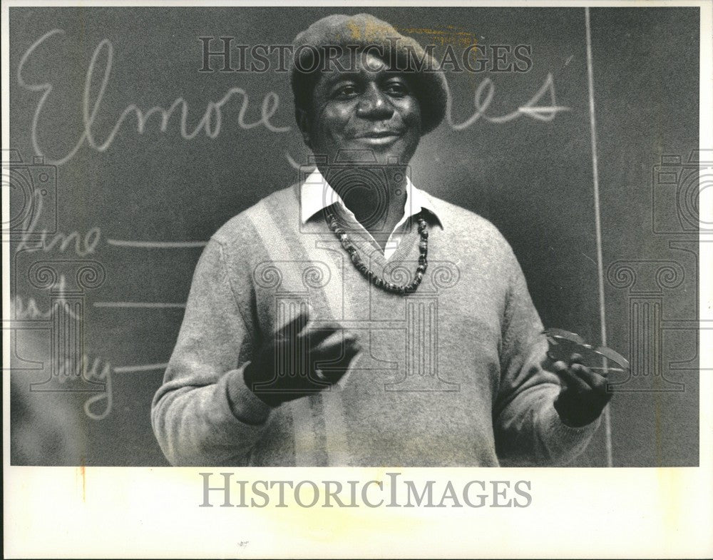 1989 Press Photo Eugene Redmond poet writer Prof. WSU - Historic Images