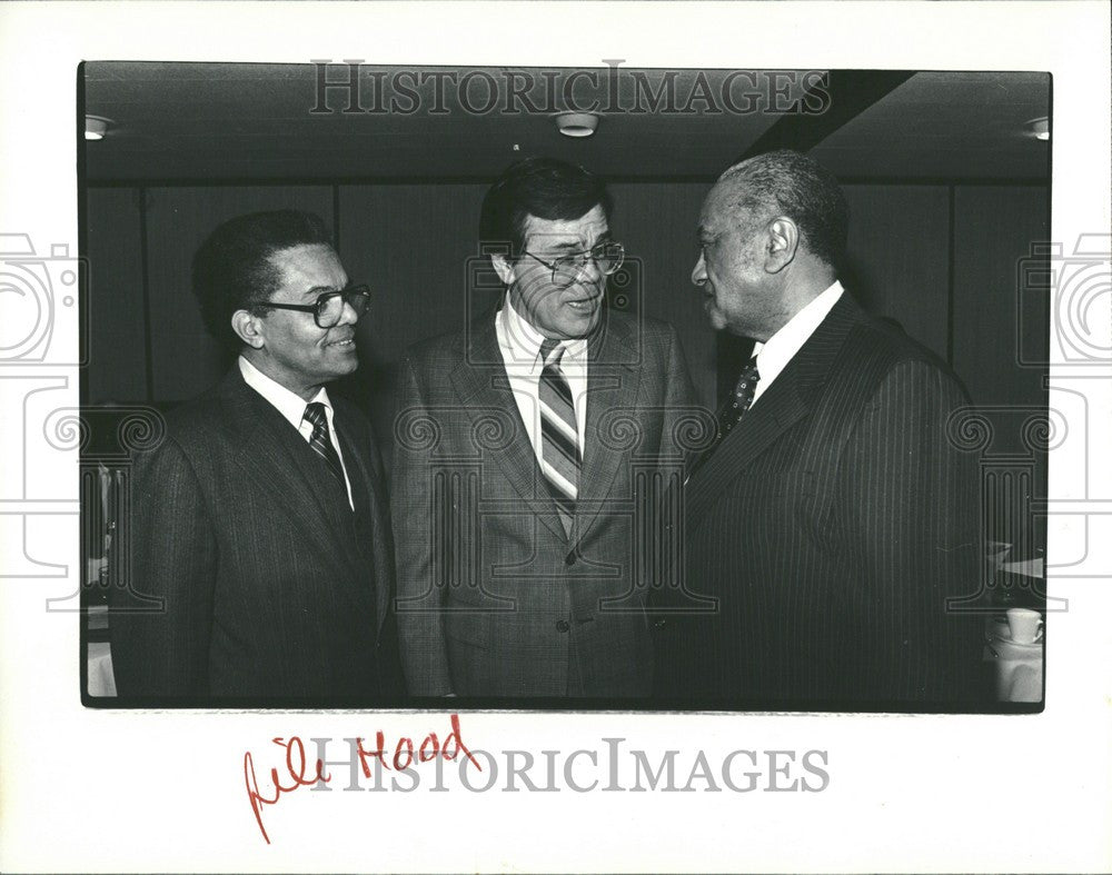 1982 Press Photo Nicholas Hood WSU President - Historic Images